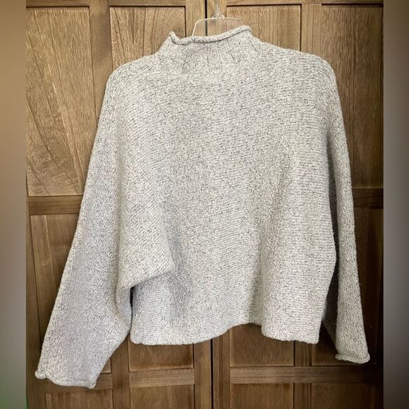 William Rast Women’s Gray Wool Blend Knit Cropped Sweater. - Picture 3 of 4